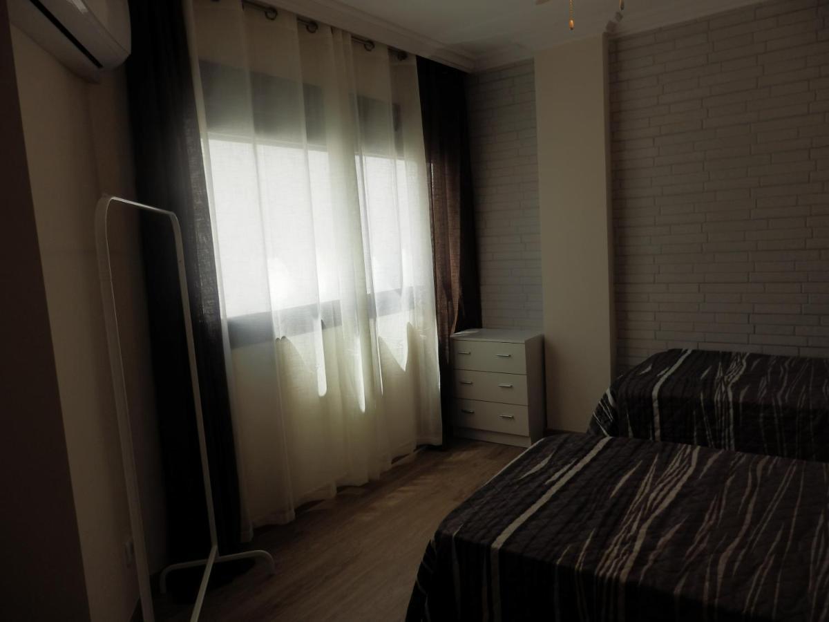 3 Calle Donoso Cortes Alicante Exterior photo